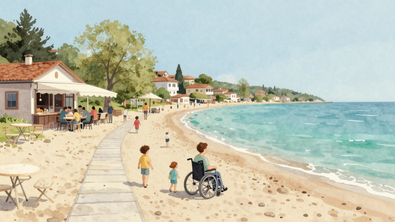 Семейный пляж в Болгарии с мягким песком и доступной инфраструктурой для всех.